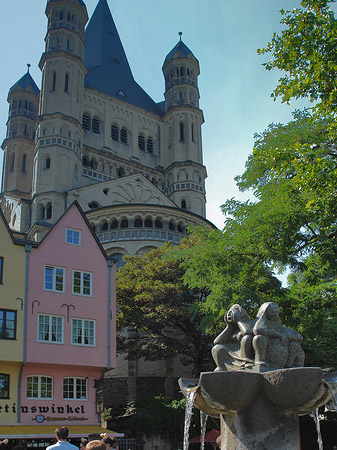 Brunnen der Fischweiber auf Fischmarkt Foto 