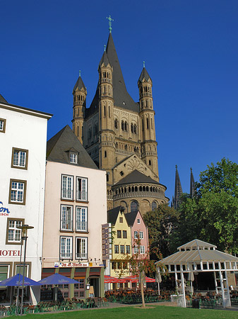 Groß St Martin hinter Fischmarkt