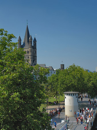 Pegel Köln und die Spitze von St Martin