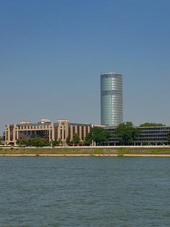 Foto Triangelturm auf dem Kennedyufer