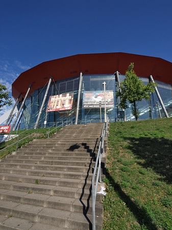 Fotos Kölnarena auf der Treppe