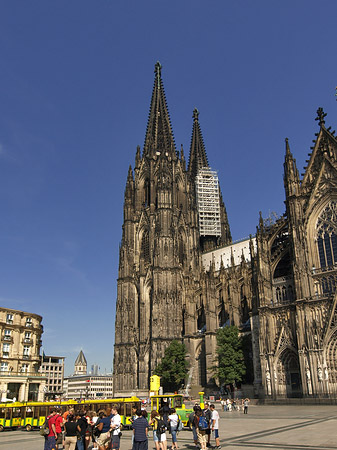 Fotos Bimmelbahn fährt zum Kölner Dom | Köln