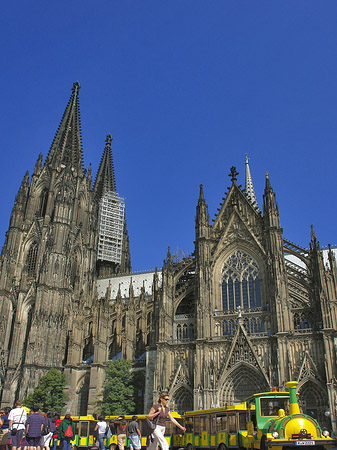 Fotos Bimmelbahn fährt zum Kölner Dom | Köln