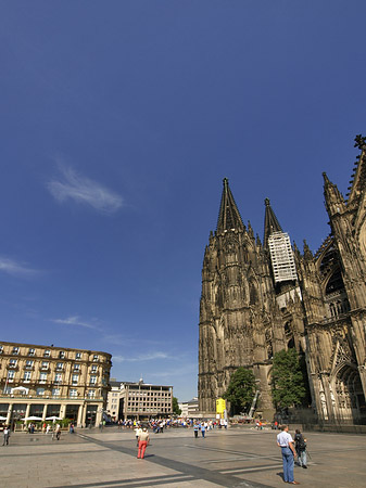 Kölner Dom mit Domhotel Fotos