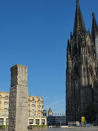 Kölner Dom neben Domhotel Foto 