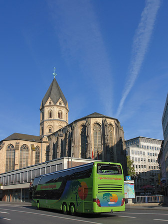 Foto St Andreas mit Komödienstraße - Köln