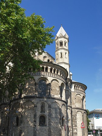 Fotos Seitentürme und Westturm der St Aposteln