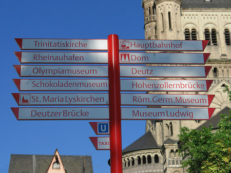 Foto Schild vor Groß St.Martin - Köln