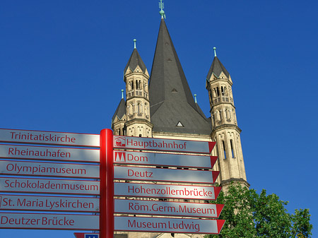 Schild vor Groß St.Martin Fotos