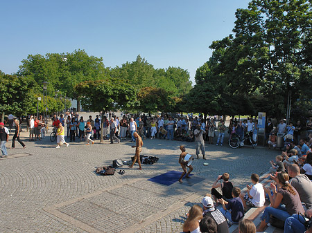 Foto Straßenkünstler auf dem Heinrich-Böll-Platz - Köln