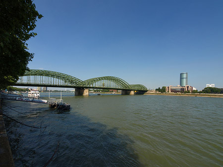 Foto Hohenzollernbrücke reicht ans Kennedyufer - Köln