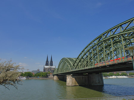 Hohenzollernbrücke am Kölner Dom