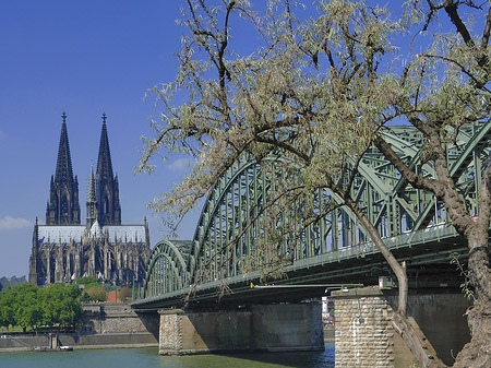 Hohenzollernbrücke am Kölner Dom