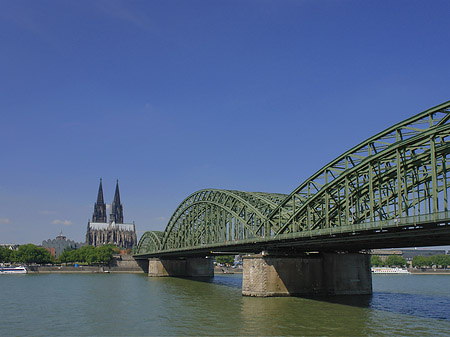 Hohenzollernbrücke am Kölner Dom