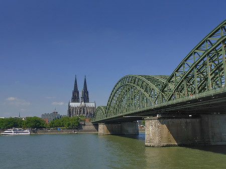 Foto Hohenzollernbrücke am Kölner Dom