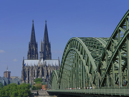 Hohenzollernbrücke beim Kölner Dom Fotos