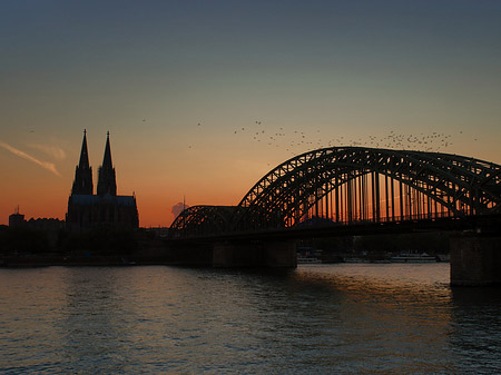 Fotos Kölner Dom hinter der Hohenzollernbrücke | Köln