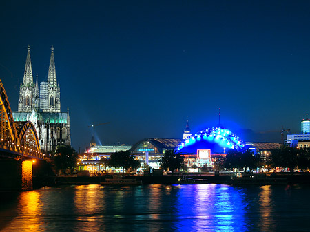 Fotos Blick auf musical-dome und Kölner Dom