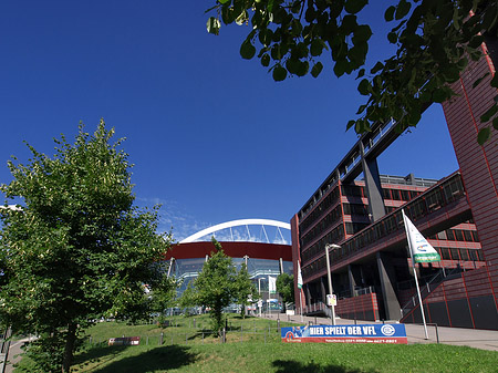 Fotos Stadthaus neben Kölnarena