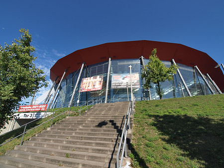 Foto Kölnarena auf der Treppe