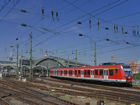 Foto Kölner Bahnhof mit Zug - Köln