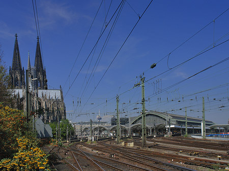 Hauptbahnhof neben dem Kölner Dom Foto 