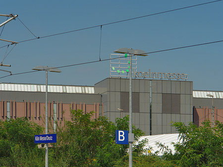 Foto Kölnmesse am Messe/Deutz-Bahnhof - Köln