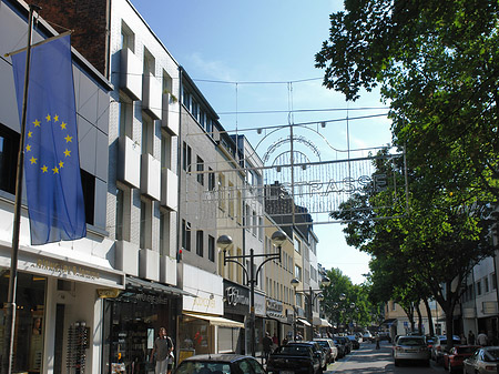 Fotos Mittelstraße mit Europafahne