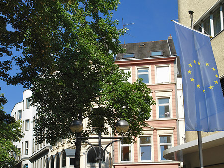 Foto Mittelstraße mit Europafahne - Köln