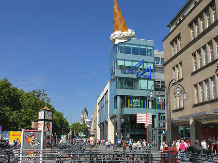 Neumarkt Galerie mit Häusern Foto 