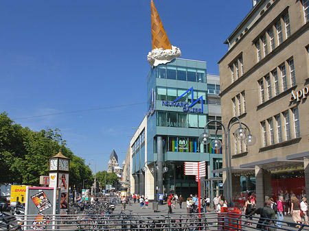 Neumarkt Galerie mit Häusern