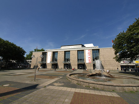 Foto Oper Köln mit Brunnen - Köln