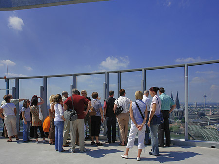 Fotos Besucher gucken auf Köln