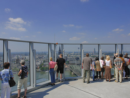 Fotos Besucher gucken auf Köln | Köln