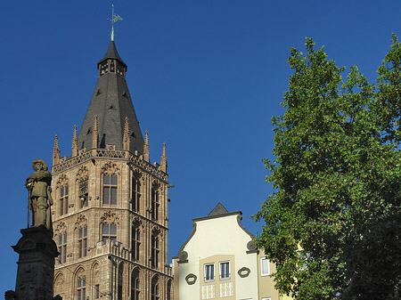 Platzjabeck vor dem Rathausturm