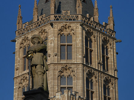 Fotos Platzjabeck vor dem Rathausturm