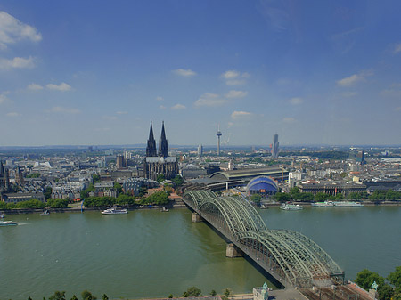 Foto Hohenzollernbrücke und Kölner Dom - Köln