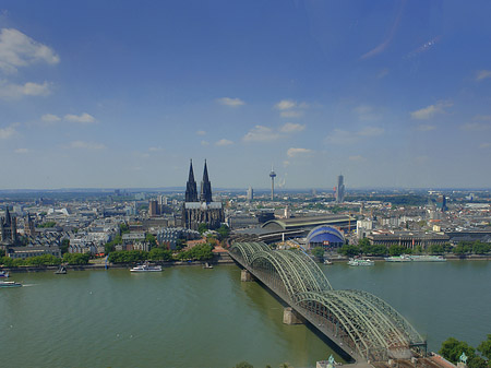 Foto Hohenzollernbrücke und Kölner Dom - Köln