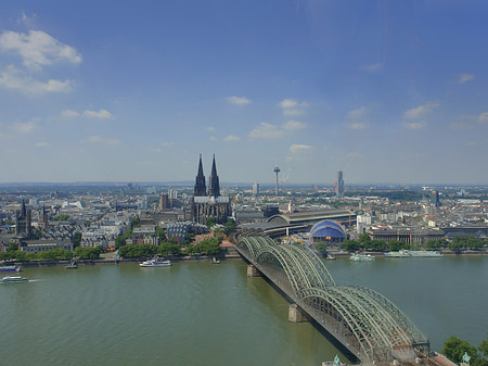 Foto Hohenzollernbrücke und Kölner Dom - Köln