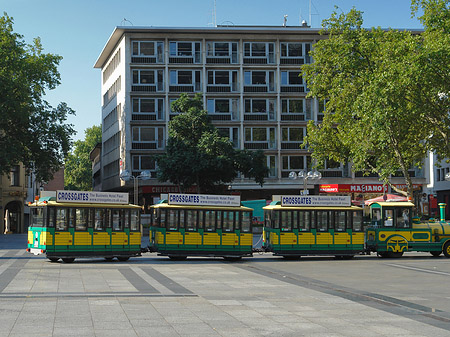 Foto Roncalliplatz mit Wolters Bimmelbahn - Köln