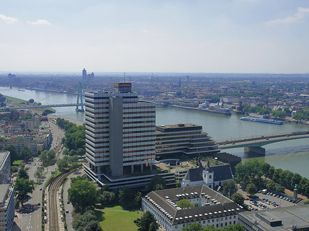 Foto Severinsbrücke mit Lufthansa