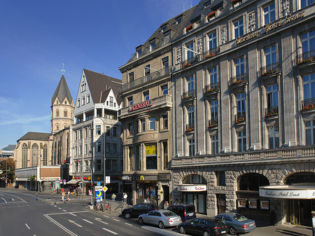 St Andreas mit Komödienstraße und Häusern Foto 