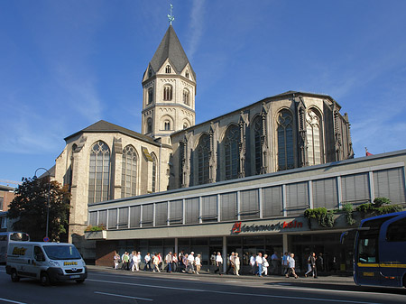 Foto St Andreas mit Komödienstraße - Köln