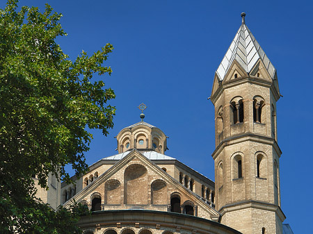 Kirchturm der St Aposteln Fotos