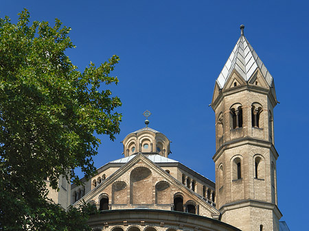 Kirchturm der St Aposteln Foto 