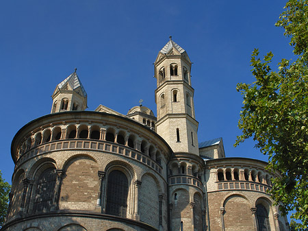 Foto Seitentürme und Westturm der St Aposteln