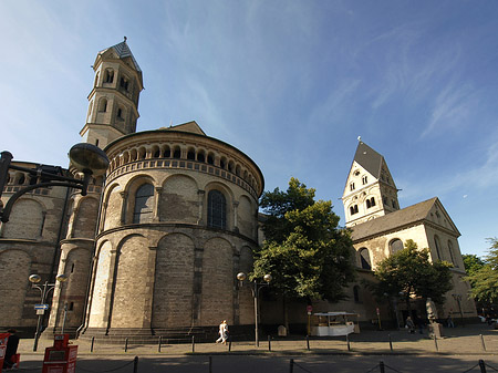 Fotos Seitentürme und Westturm der St Aposteln