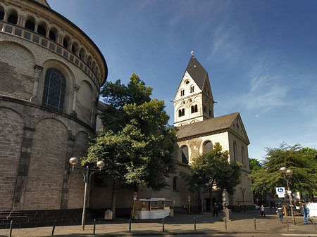 Seitentürme und Westturm der St Aposteln