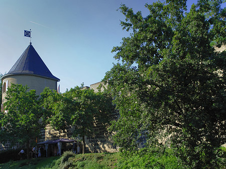 Stadtmauer und Sachsenturm am Sachsenring Fotos