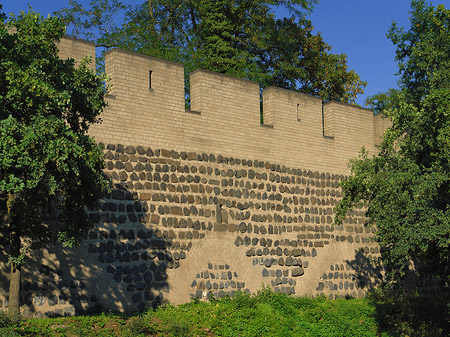 Stadtmauer am Sachsenring Fotos